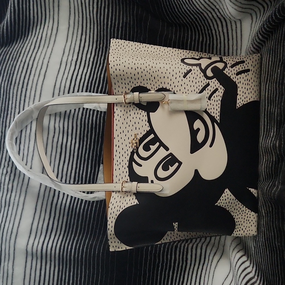 COACH Disney Mickey Mouse X Keith Harington  Mollie Tote